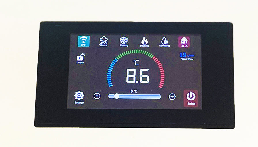 Digital control panel displaying temperature settings for ice bath chiller, showing 8.6°C and WiFi connectivity.