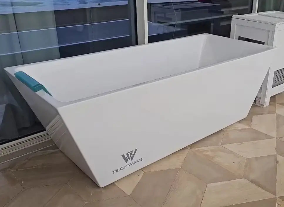 Elegance ice bath & cold plunger on the Terrace
