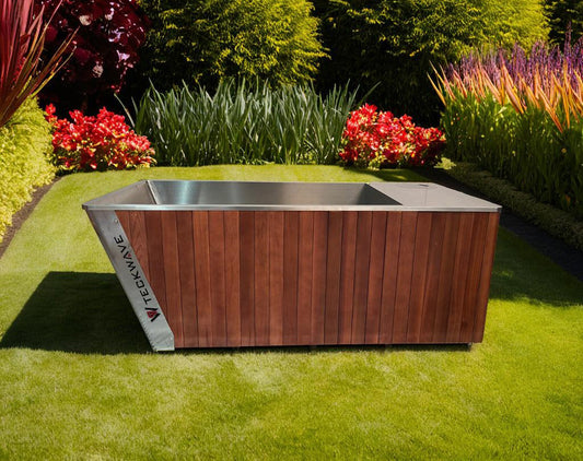 Crafted with Canadian red cedar on the exterior and a stainless steel inner tub, the Prestige Ice Bath offers a striking balance of natural elegance and industrial durability.