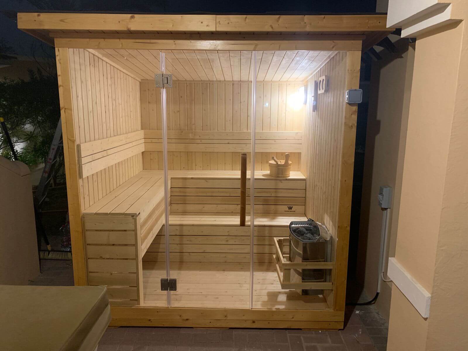TECKWAVE ThermoElite Vista Sauna at night