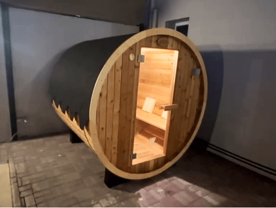 TECKWAVE ThermoElite Barrel Sauna at night