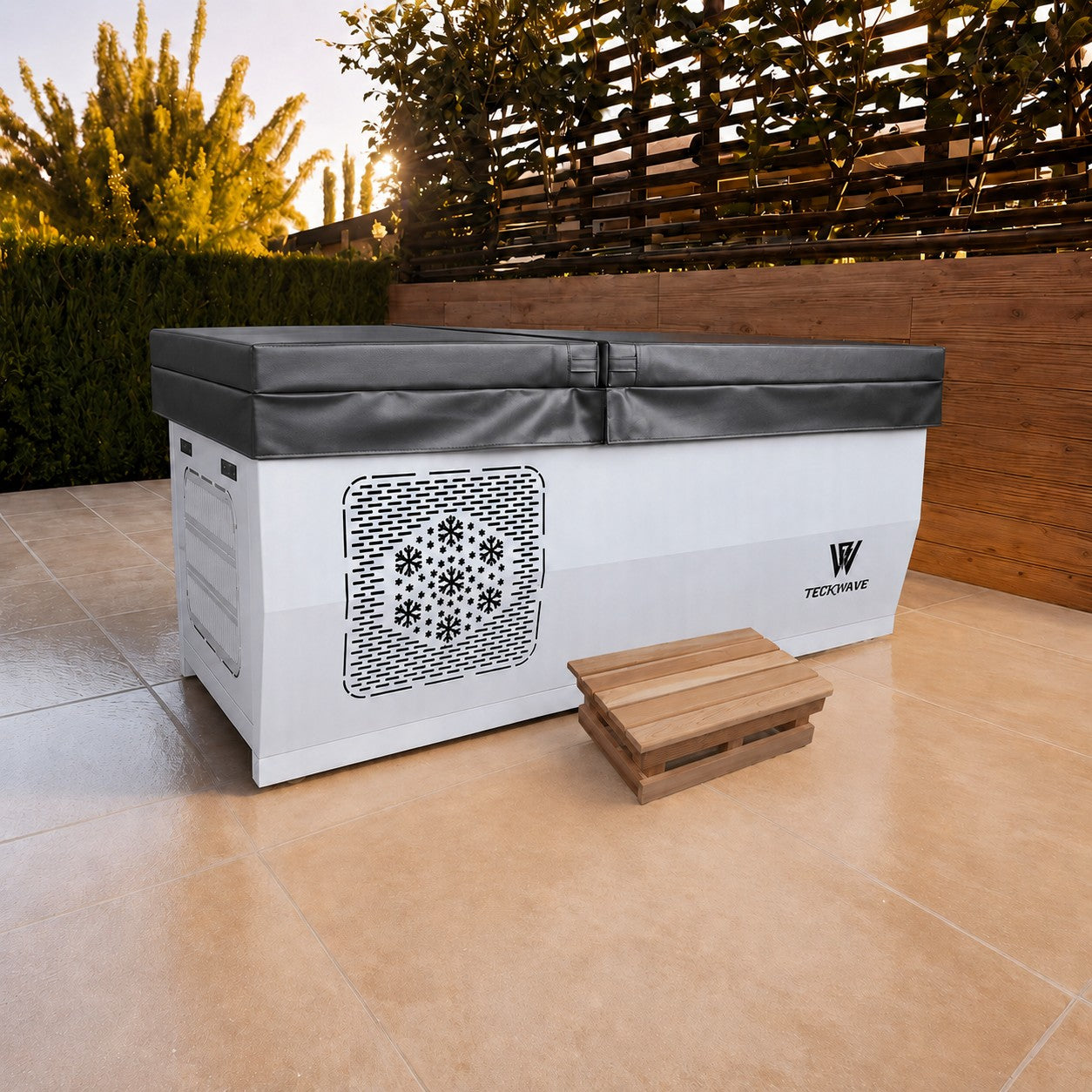 Signature Ice Bath & Cold Plunge with Chiller & Filtration (White)